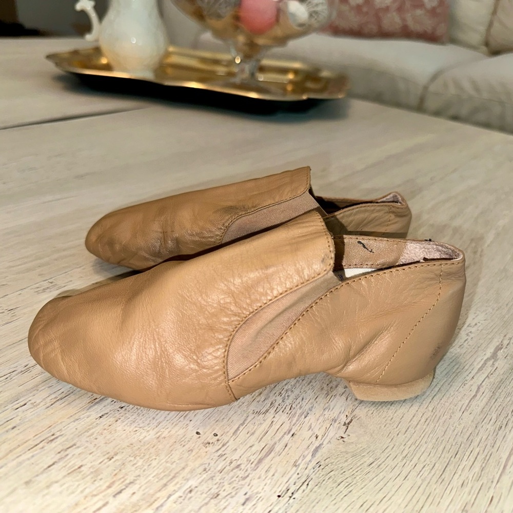 Children’s Bloch Slip On Jazz shoe, Size 1.5